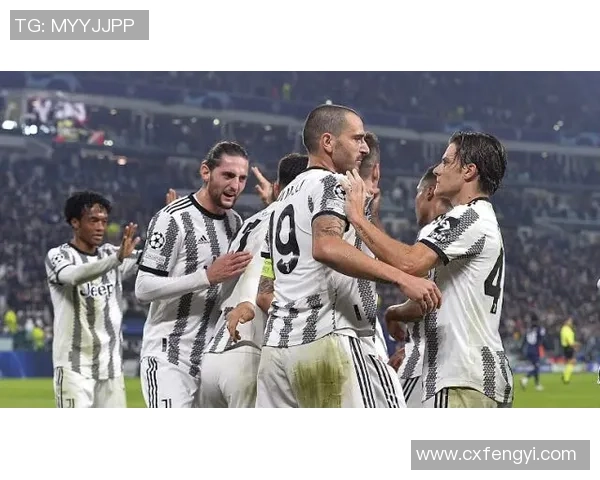 中超精彩对决尤文图斯与巴黎圣日耳曼战平绝杀瞬间引发全场狂欢 中超精彩对决尤文图斯与巴黎圣日耳曼战平绝杀瞬间引发全场狂欢