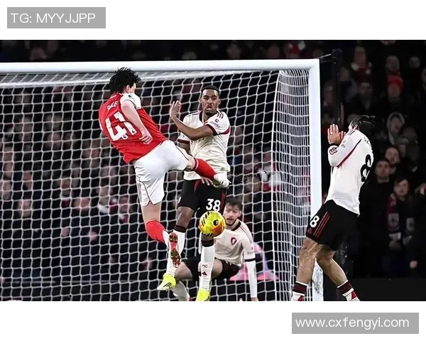 巴黎圣日耳曼大胜多特蒙德帽子戏法引发争议判罚全场沸腾 巴黎圣日耳曼大胜多特蒙德帽子戏法引发争议判罚全场沸腾